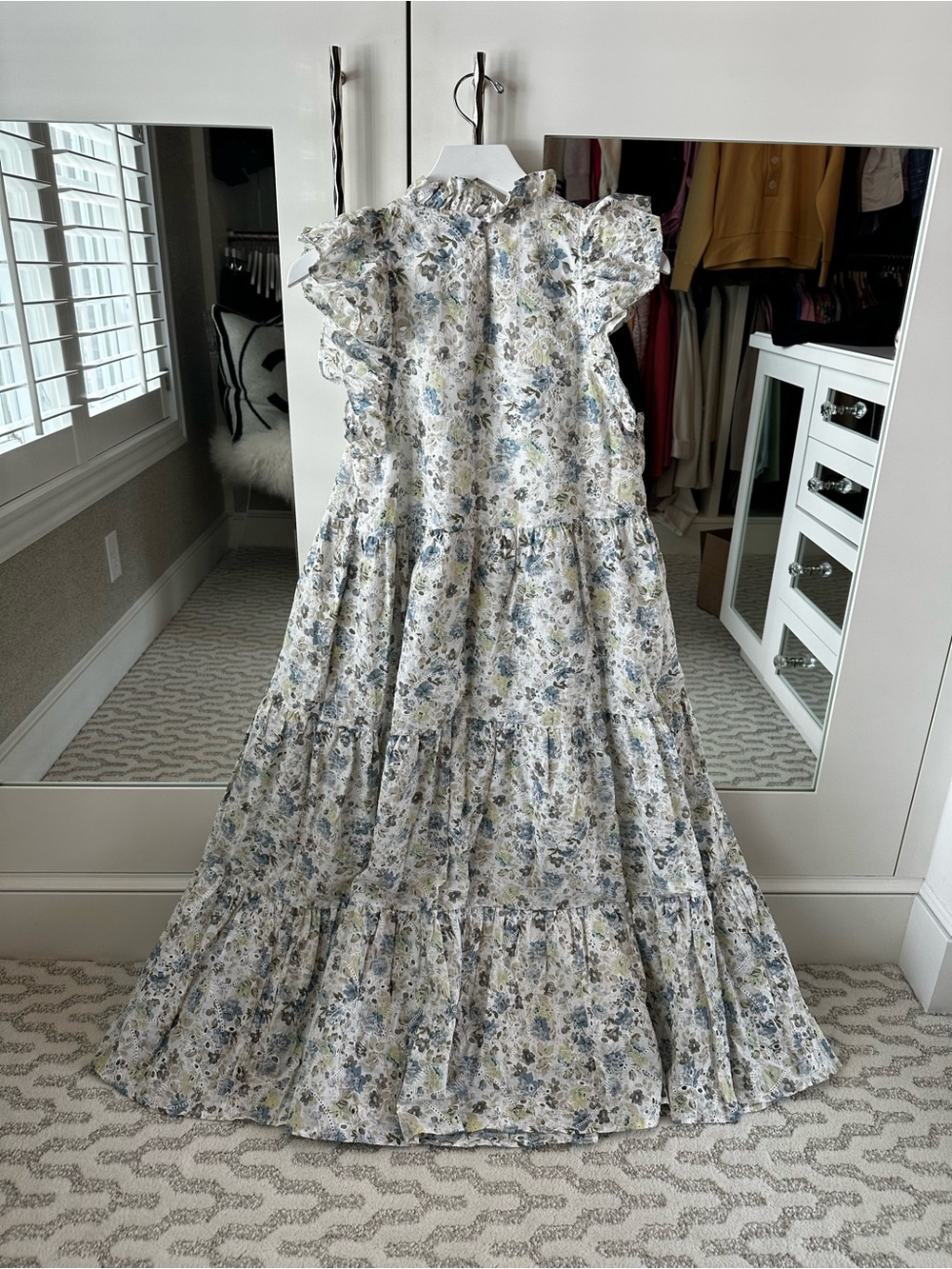 En Saison White and Blue Floral Tiered Maxi Dress - Picture 4 of 4